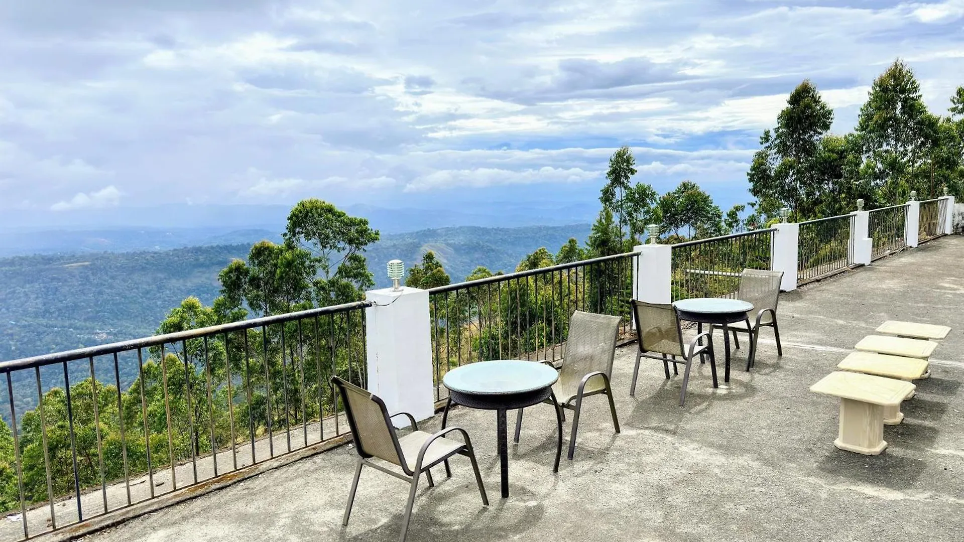 Veu Munnar Retreat - Valley View Rooms